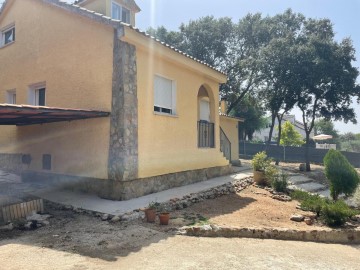 Casa o chalet 4 Habitaciones en Montecalderon