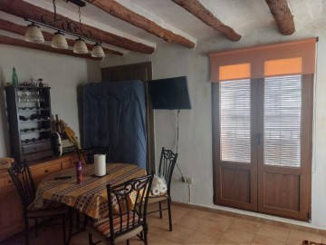House 4 Bedrooms in Aguaviva