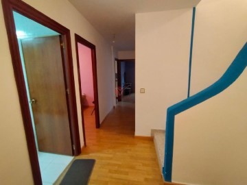 Apartment 3 Bedrooms in Molinos de Papel
