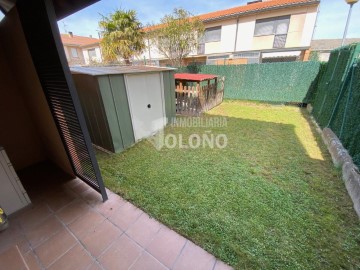 House 3 Bedrooms in Rodezno