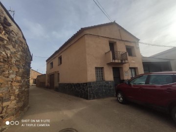 House 3 Bedrooms in Campillo