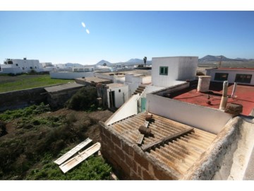 House 6 Bedrooms in Teguise