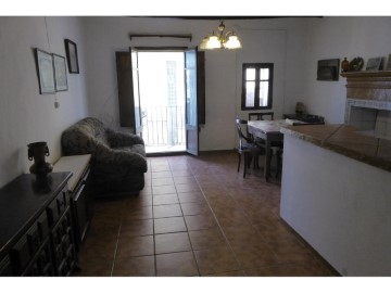House 4 Bedrooms in Cervera del Maestre
