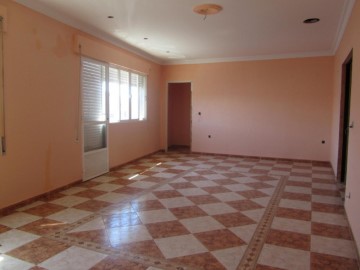 House 3 Bedrooms in La Garrovilla