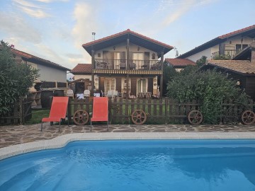 House 4 Bedrooms in Irache