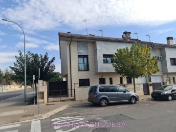 House 5 Bedrooms in Cascante