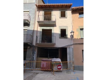 House 3 Bedrooms in Manlleu