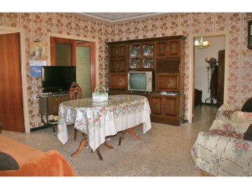 House 4 Bedrooms in Monforte del Cid