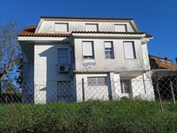 Casa o chalet 8 Habitaciones en Candean - Cabral