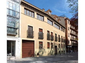 Piso 4 Habitaciones en Plaza Mayor - S.Agustín