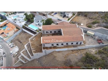 House 6 Bedrooms in Roque Del Conde