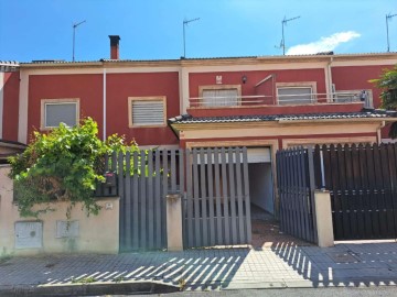Casa o chalet 3 Habitaciones en Urbanización San Isidro