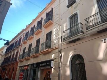 Piso 7 Habitaciones en Huelva Centro