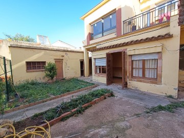 House 4 Bedrooms in Gelida