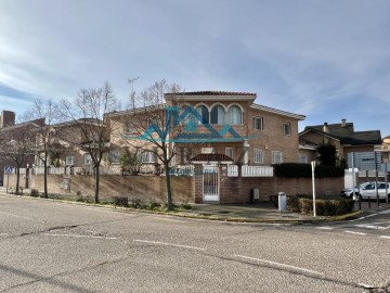 Casa o chalet 7 Habitaciones en Tres Olivos - La Piedad