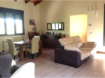 House 3 Bedrooms in Matute