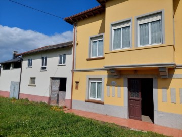 House 8 Bedrooms in El Busto