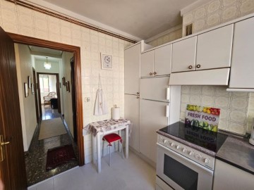 Apartment 3 Bedrooms in Elciego