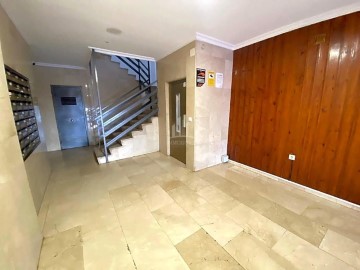 Apartment 4 Bedrooms in Llera