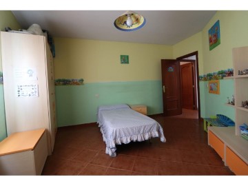 House 4 Bedrooms in Huerta de Valdecarábanos