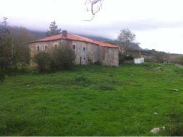House 5 Bedrooms in Collera