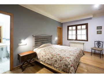 House 3 Bedrooms in Santullano