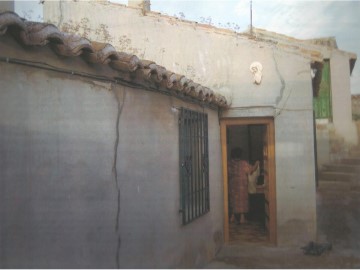 House 3 Bedrooms in Cuerva
