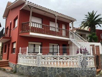 House 4 Bedrooms in Ucio