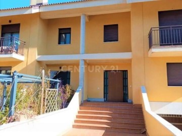 House 4 Bedrooms in La Victoria - El Cabildo