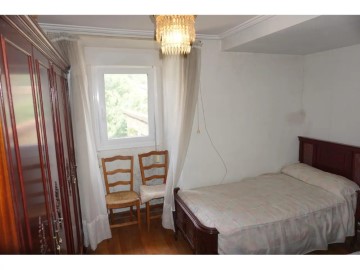 Apartment 3 Bedrooms in Araia