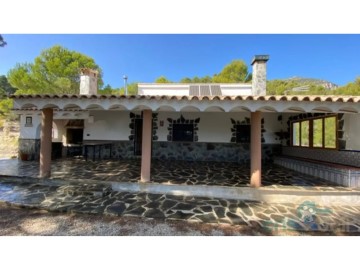 House 4 Bedrooms in Santa Inés