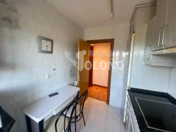 Apartment 3 Bedrooms in Anguciana
