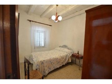 House 6 Bedrooms in Villa-Sanz