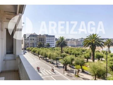 Apartment 5 Bedrooms in Centro-Miraconcha