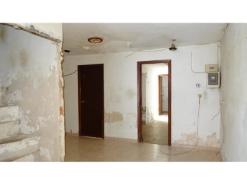 House 4 Bedrooms in Algimia de Alfara