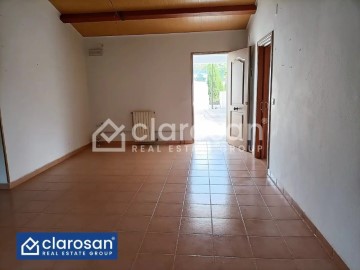 House 4 Bedrooms in La Torre