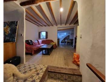 House 4 Bedrooms in Tàrbena