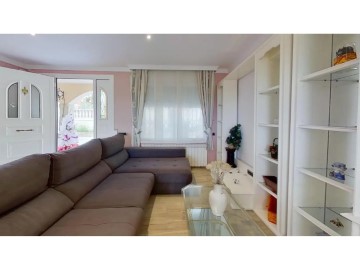 House 5 Bedrooms in Martivell