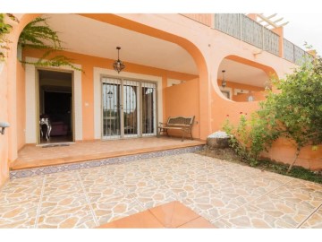House 3 Bedrooms in Jacarilla