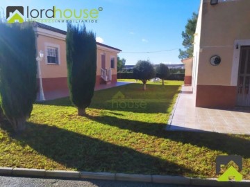 House 5 Bedrooms in Santa Inés