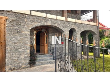 House 7 Bedrooms in Grao Park