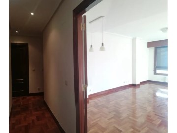 Apartment 2 Bedrooms in Garaioltza
