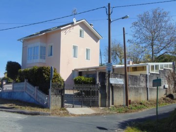 House 4 Bedrooms in Viñas (San Pantaleón)