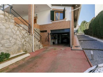 Casa o chalet 5 Habitaciones en Carretera de Granada-La Alcazaba