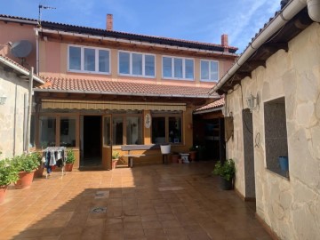 House 4 Bedrooms in Valdeviejas