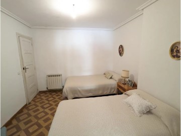 Apartment 3 Bedrooms in Estella / Lizarra