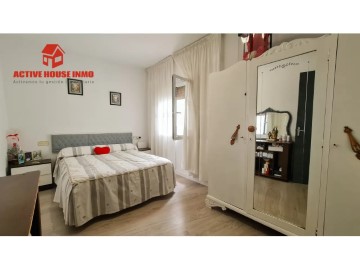 Apartment 4 Bedrooms in Sant Jaume d'Enveja