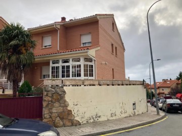 Casa o chalet 5 Habitaciones en La Pizarra