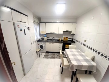 Apartment 3 Bedrooms in Gazaga