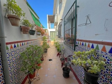 House 5 Bedrooms in Camino Real